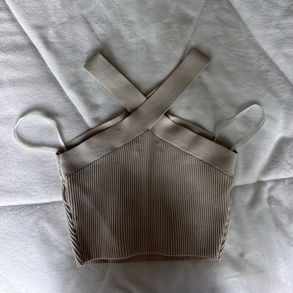 Aritzia Babaton sculpt criss cross tank - Picture 4 of 7